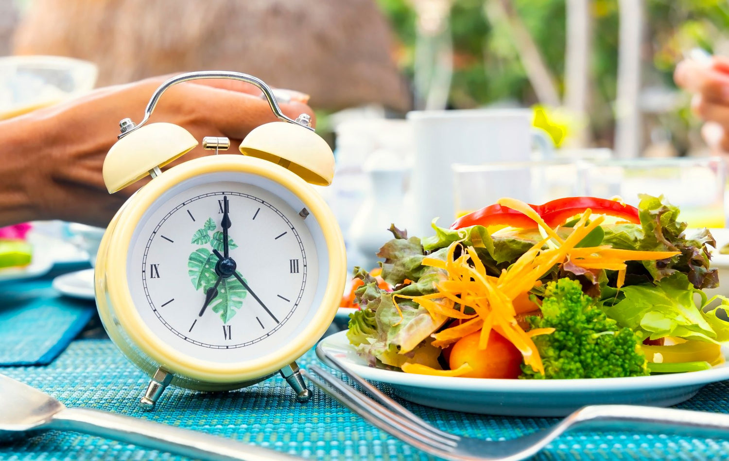 Intermittent Fasting: Benefits, Risks & Practical Tips